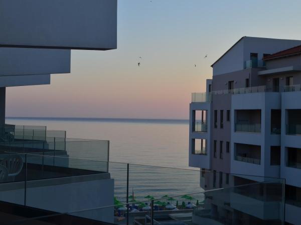 Aloe Apartments : photo 8 de la chambre studio - vue latérale sur mer