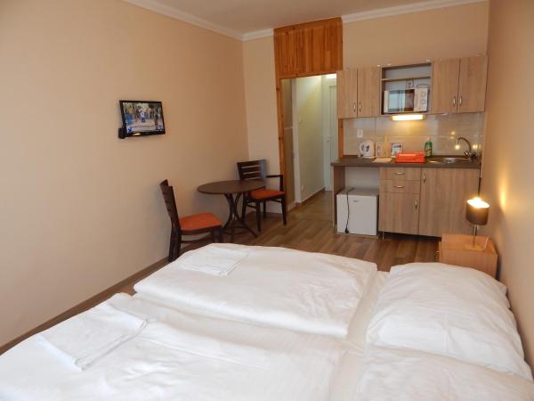 Ágnes Vendégház : photo 2 de la chambre chambre double ou lits jumeaux