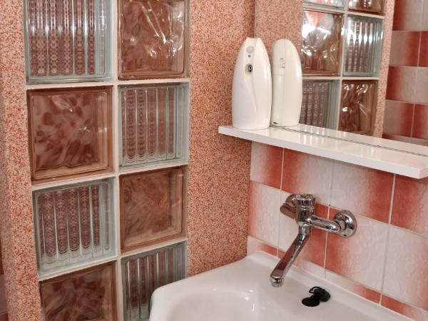 Pension Nika : photo 3 de la chambre chambre double Économique