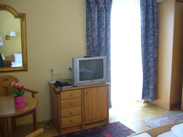 Hotel Restaurant - Häuserl im Wald Graz : photo 4 de la chambre chambre triple - annexe