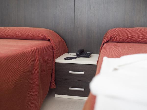 Hotel Sharing : photo 6 de la chambre chambre lits jumeaux