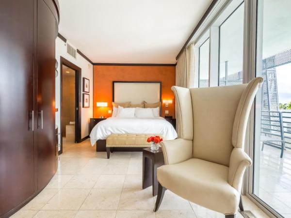 SBV Luxury Ocean Hotel Suites : photo 5 de la chambre suite avec balcon - vue sur piscine