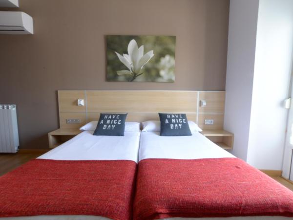 Pension Kursaal : photo 7 de la chambre chambre double ou lits jumeaux extérieure