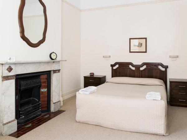 Mercantile Hotel : photo 2 de la chambre chambre double avec salle de bains privative