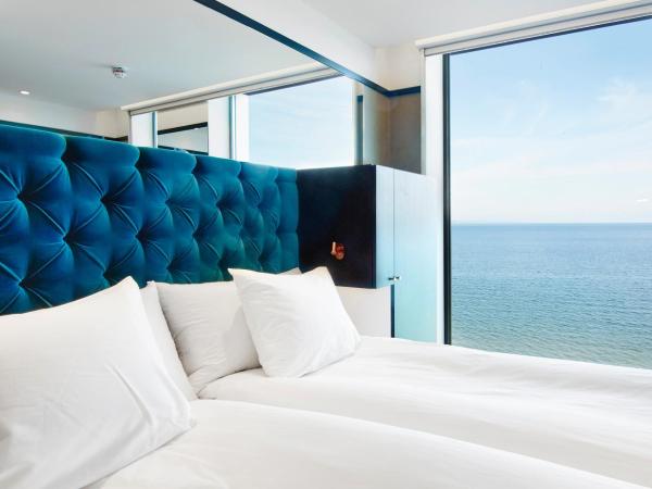 Vox Hotel : photo 2 de la chambre chambre lits jumeaux deluxe - vue sur lac