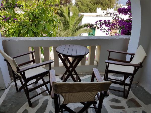 Hotel Naxos Beach : photo 4 de la chambre chambre double avec canapé-lit