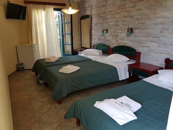 Hotel Naxos Beach : photo 1 de la chambre chambre triple