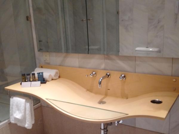 Aquila Atlantis Hotel : photo 4 de la chambre grand suite vue port