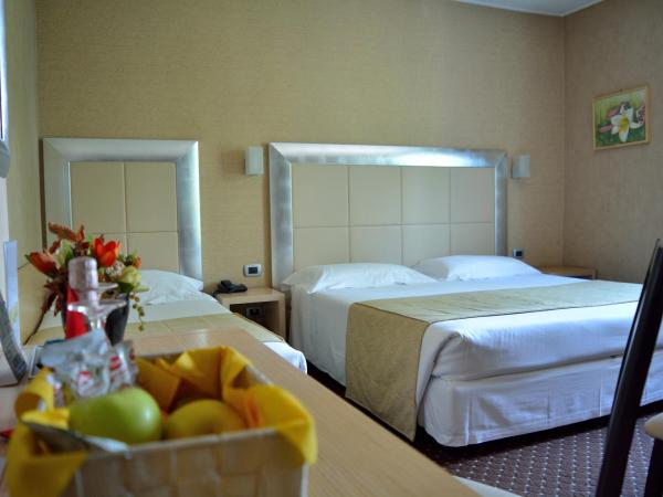 Hotel Susa : photo 1 de la chambre chambre triple
