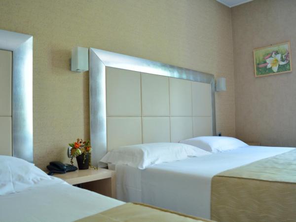 Hotel Susa : photo 7 de la chambre chambre triple