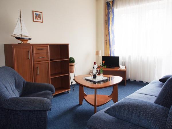 ELPAK Świnoujście : photo 1 de la chambre appartement avec balcon