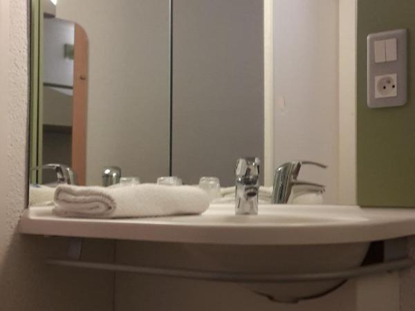 ibis budget Orly Rungis : photo 4 de la chambre chambre double avec lit superposé