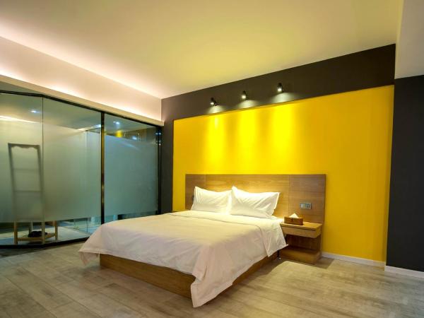 Boutique of Meditation with Cuisine & Night View, Exit 2 Liujiatai Station Line 9 : photo 7 de la chambre chambre lit queen-size deluxe