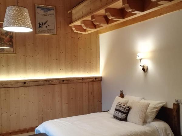 Chantemerle 1741, chambres d'hôtes à la montagne : photo 10 de la chambre chambre double - accessible aux personnes à mobilité réduite 