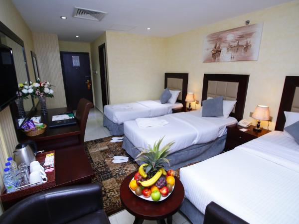 Royal Falcon Hotel : photo 2 de la chambre chambre triple