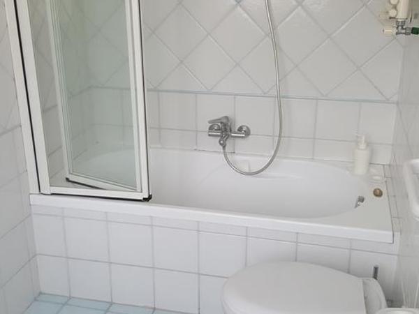 B&B Aminei Metrò : photo 2 de la chambre chambre double deluxe avec baignoire