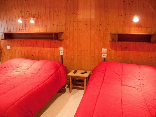 Hébergement Artense : photo 1 de la chambre chambre quadruple avec salle de bains privative