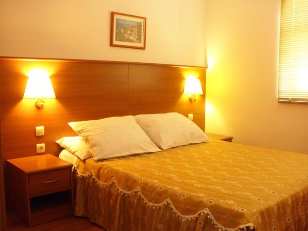 Gargamelo Pension : photo 2 de la chambre chambre triple Économique