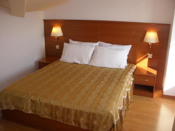 Gargamelo Pension : photo 7 de la chambre chambre triple Économique