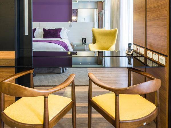 Radisson Hotel Curitiba : photo 5 de la chambre luxury suite queen