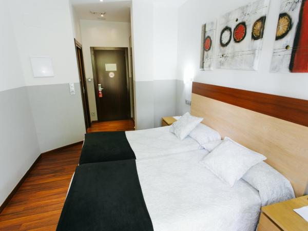 Hostal San Ignacio Centro : photo 4 de la chambre chambre double ou lits jumeaux donnant sur l’intérieur