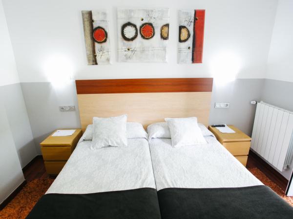 Hostal San Ignacio Centro : photo 6 de la chambre chambre double ou lits jumeaux donnant sur l’intérieur