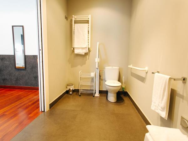 Hostal San Sebastian Centro : photo 8 de la chambre chambre lits jumeaux