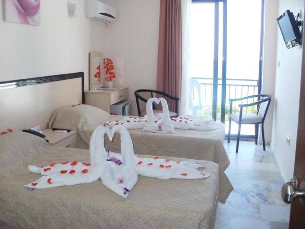 Hotel Melike : photo 5 de la chambre chambre double ou lits jumeaux avec balcon