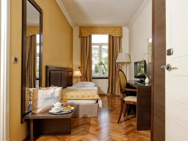 Hotel Kvarner Palace : photo 1 de la chambre chambre simple