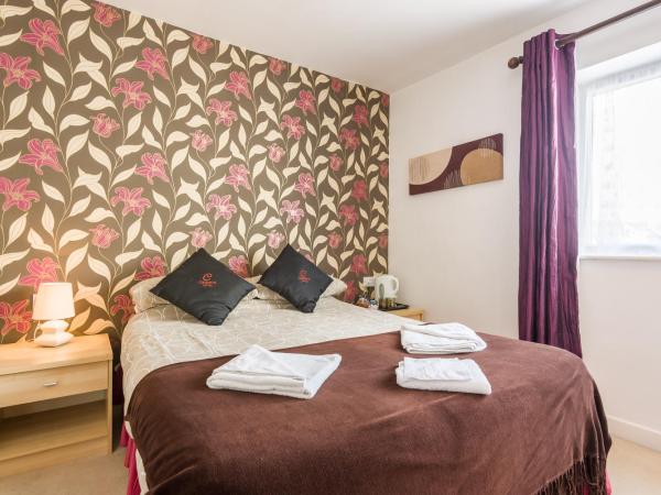 UK Travel & Hospitality LTD TA Canberra Hotel : photo 1 de la chambre chambre double