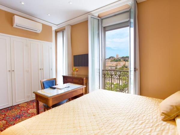 Hotel Splendid : photo 5 de la chambre suite familiale, chambres adjacentes - vue sur mer et ville