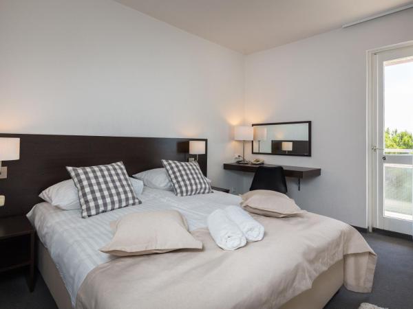 Villas Arausana & Antonina : photo 8 de la chambre chambre double supérieure avec balcon - côté mer