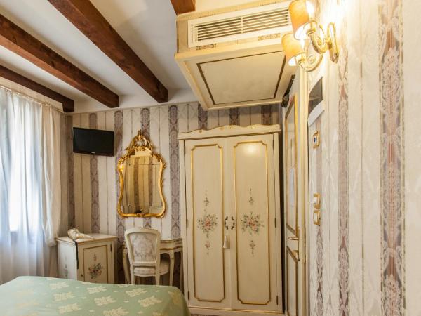 Locanda Barbarigo : photo 3 de la chambre petite chambre double