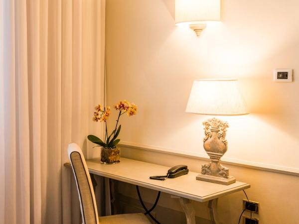 Palazzo Lorenzo Hotel Boutique & Spa : photo 10 de la chambre chambre double ou lits jumeaux classique avec accès au spa.