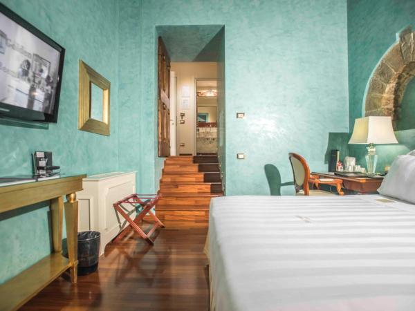 Golden Tower Hotel & Spa : photo 4 de la chambre chambre double de luxe avec baignoire spa - tour