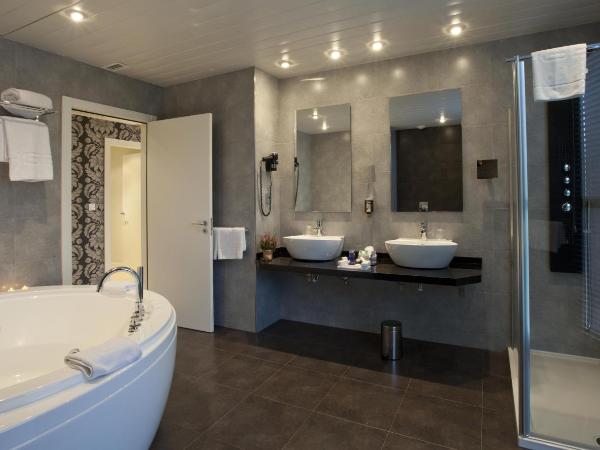 Hotel Gran Bilbao : photo 7 de la chambre suite avec jacuzzi