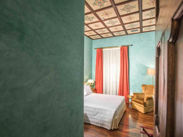 Golden Tower Hotel & Spa : photo 8 de la chambre chambre double de luxe avec baignoire spa - tour