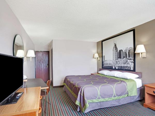 Super 8 by Wyndham Nashville/ Dntn/ Opryland Area : photo 2 de la chambre chambre lit king-size - non-fumeurs