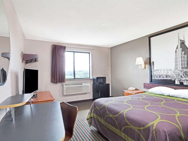 Super 8 by Wyndham Nashville/ Dntn/ Opryland Area : photo 3 de la chambre chambre lit king-size - non-fumeurs