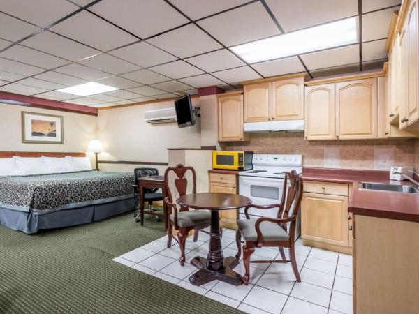 Days Inn by Wyndham Pittsburgh : photo 3 de la chambre chambre king efficiency
