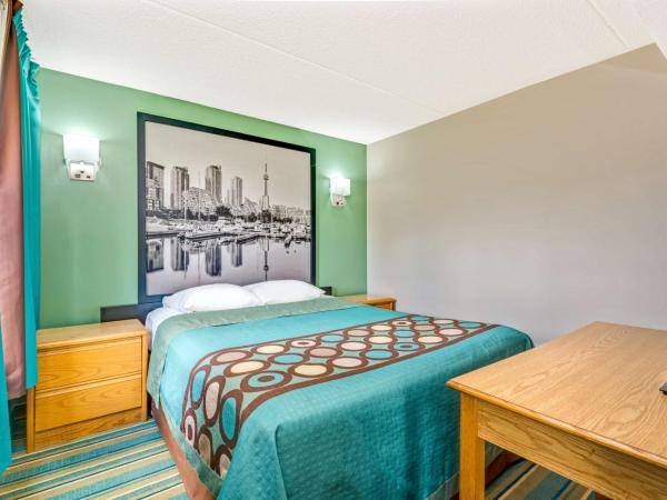 Super 8 by Wyndham Toronto East ON : photo 3 de la chambre chambre lit queen-size - non-fumeurs