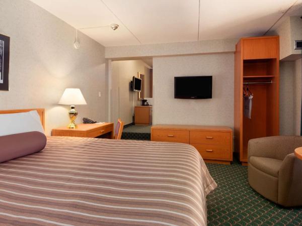 Travelodge by Wyndham Winnipeg East : photo 6 de la chambre suite studio lit king-size - non-fumeurs