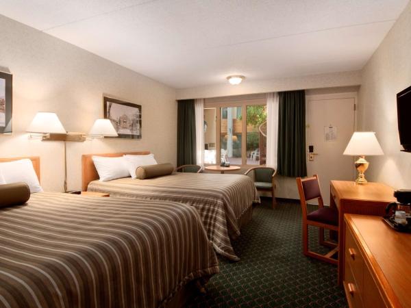 Travelodge by Wyndham Winnipeg East : photo 6 de la chambre chambre deluxe avec 2 lits queen-size - non-fumeurs