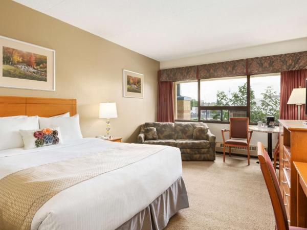 Travelodge by Wyndham Edmonton East : photo 6 de la chambre chambre lit queen-size - non-fumeurs