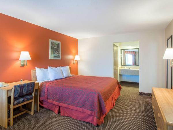 Days Inn by Wyndham Tucson Airport : photo 4 de la chambre chambre lit king-size - non-fumeurs