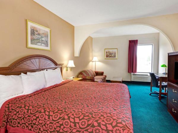 Days Inn & Suites by Wyndham Louisville SW : photo 2 de la chambre chambre lit king-size - non-fumeurs