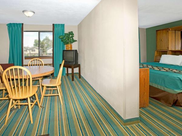 Super 8 by Wyndham Denver Stapleton : photo 3 de la chambre suite studio lit king-size - non-fumeurs
