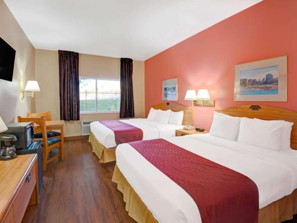 Days Inn & Suites by Wyndham Airport Albuquerque : photo 3 de la chambre chambre 2 lits queen-size - non-fumeurs