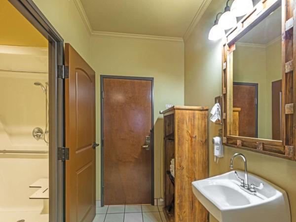 La Hacienda Inn : photo 1 de la chambre chambre de luxe avec 2 lits doubles - pour personnes à mobilité réduite - non-fumeurs