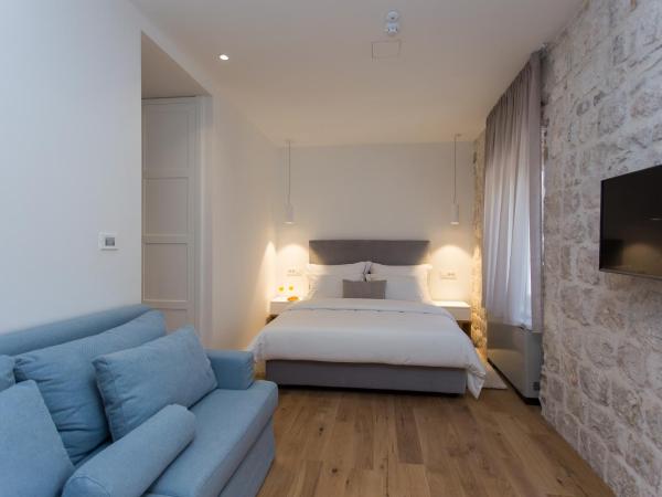 Bifora Heritage Hotel : photo 1 de la chambre chambre double deluxe avec balcon